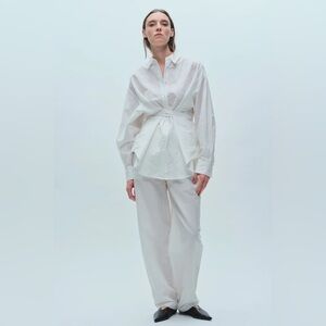 Lara linen crinkle blouse in white by Saintart